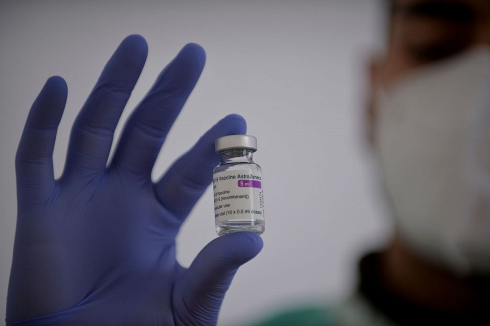 Ραγδαίες εξελίξεις: Μετά τη Γερμανία, Γαλλία και Ιταλία σταματούν τη χρήση του εμβολίου της Astrazeneca