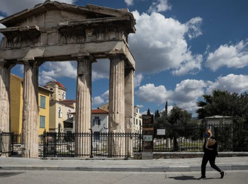 Κορωνοϊός : Το παρασκήνιο της μαραθώνιας συνεδρίασης των λοιμωξιολόγων – Τι συνέβη με τις διαδημοτικές μετακινήσεις