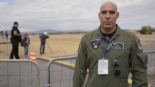 25η Μαρτίου : Επισμηναγός Δημήτρης Βολακάκης-Ποιος είναι ο πιλότος της «ΖΕΥΣ» που μας έκανε υπερήφανους με το μήνυμά του