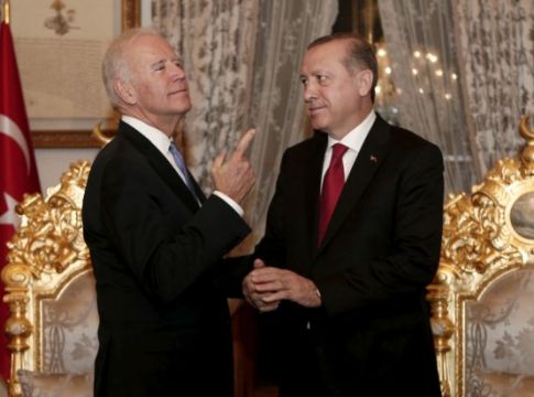 Πληροφορίες για επικοινωνία Μπάιντεν – Ερντογάν πριν τη «βόμβα» με τη Γενοκτονία των Αρμενίων (pics+vid)