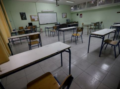 Κορωνοϊός : Πότε πρέπει να κάνουν το self test μαθητές και εκπαιδευτικοί – Οι κυρώσεις