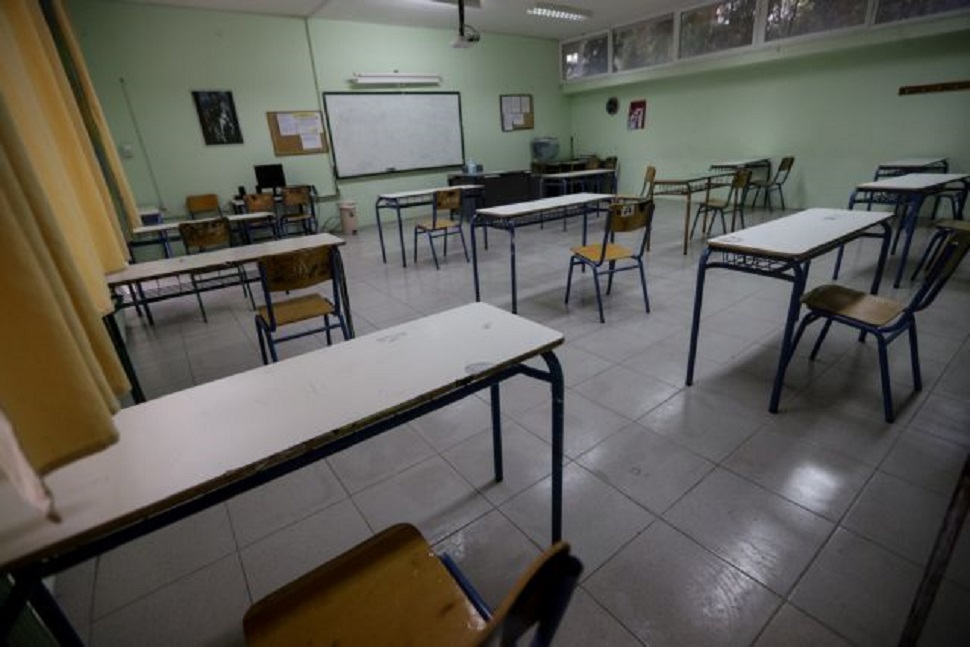 Κορωνοϊός : Πότε πρέπει να κάνουν το self test μαθητές και εκπαιδευτικοί – Οι κυρώσεις