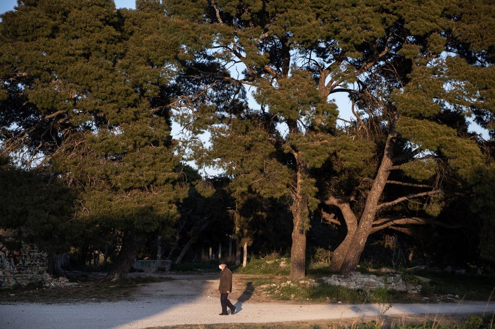 Πάσχα στο χωριό : Οι τρεις κατηγορίες πολιτών που ίσως ταξιδέψουν – Πότε «κληρώνει» για την εστίαση (vids)