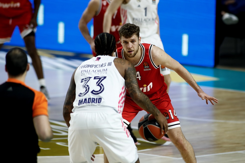 Ρεάλ Μαδρίτης – Ολυμπιακός 72-63: Ο «ελληνικός» Ολυμπιακός του… Βεζένκοφ, έδειξε και στη Μαδρίτη ότι έχει μέλλον