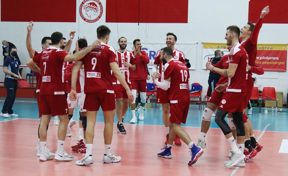 Volleyleague : Στέφεται πρωταθλητής στην Πυλαία ο Ολυμπιακός