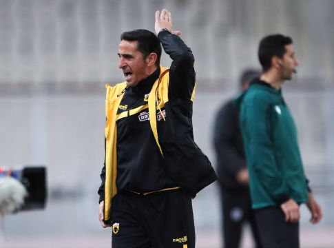 Με τον Χιμένεθ στο τιμόνι η ΑΕΚ πάει στα βράχια