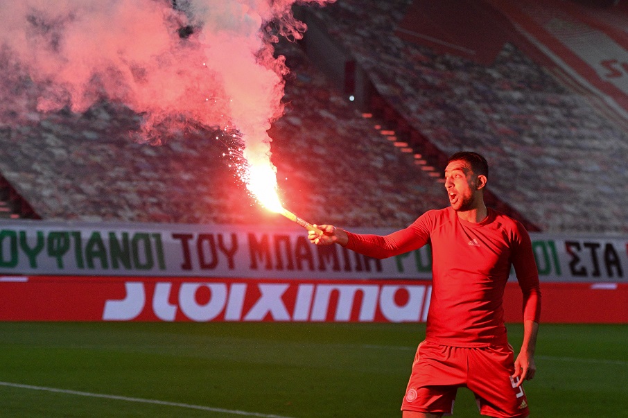 «Τρέλα» Χασάν : «Καλημέρα Ολυμπιακάρα»! (pics)