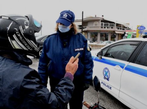 Γιατί άνοιξαν οι διαδημοτικές μετακινήσεις αλλά παρέμεινε το SMS; (vid)