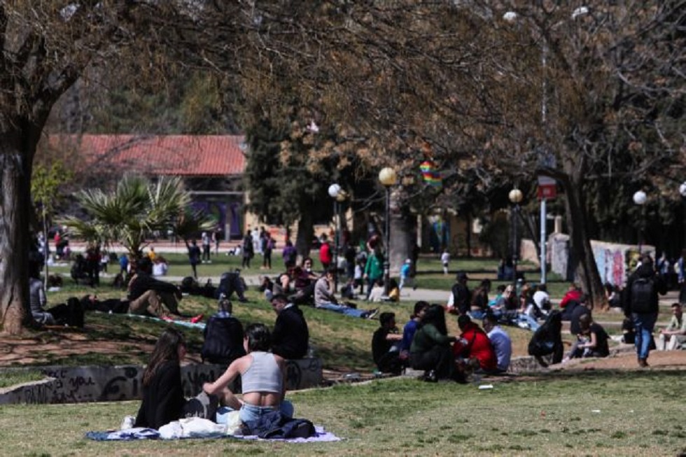 Στο τραπέζι χαλάρωση μέτρων για τους εμβολιασμένους – Από τι θα κριθεί, τι φοβούνται οι ειδικοί