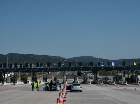 Τα δύο «στρατόπεδα» για το Πάσχα στο χωριό – Πότε και με ποια κριτήρια θα ληφθούν οι αποφάσεις