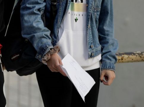 Ανοιγμα σχολείων : Πώς θα γίνει η επιστροφή στα θρανία (vid)