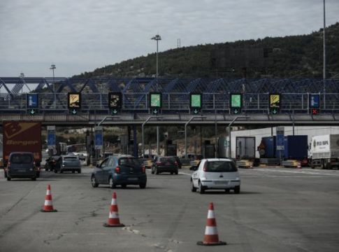 Εξονυχιστικοί έλεγχοι στα διόδια – Δικαιολογίες για γέλια και για κλάματα από κορονοεκδρομείς (pic+vids)