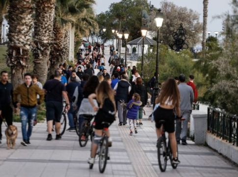 Ανάσες ελευθερίας από το Σάββατο : Τι αλλάζει στις μετακινήσεις – Πώς θα ανοίξει το λιανεμπόριο