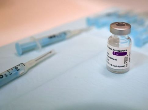Εμβόλιο: Ανοιξε η πλατφόρμα για τους 30-39 με Astrazenca – Εστάλησαν τα πρώτα ενημερωτικά μηνύματα
