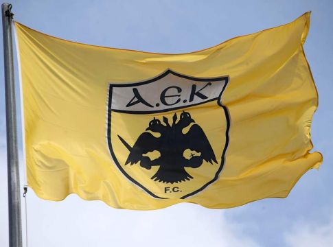 Παλαίμαχοι ΑΕΚ : «Κάτω τα χέρια σας από την ομάδα μας»