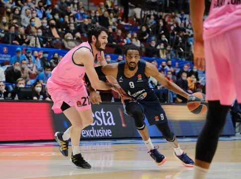 Ζενίτ – Μπαρτσελόνα 74-61