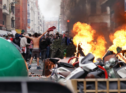 Επεισόδια ανάμεσα σε οπαδούς της Μπιλμπάο και αστυνομικούς (vid)