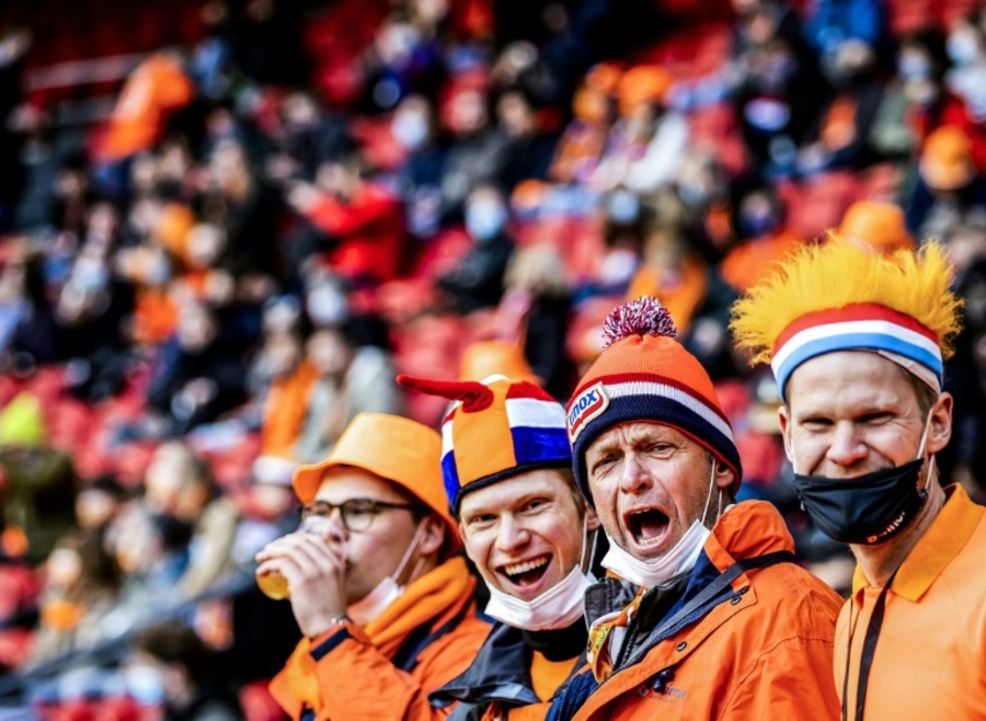 Επιστρέφουν οι φίλαθλοι στα ολλανδικά γήπεδα