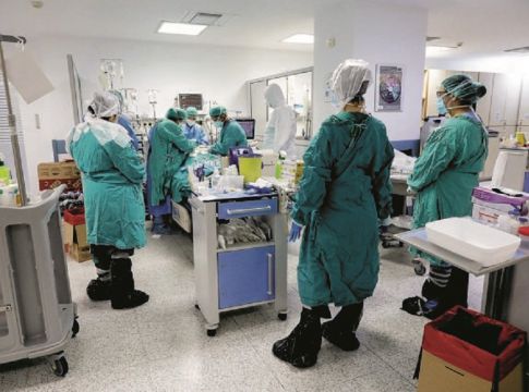 Κορωνοϊός: 2.759 νέα κρούσματα και 75 θάνατοι – Στους 822 οι διασωληνωμένοι