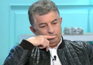 Γιώργος Καραϊβάζ : Ραγίζει καρδιές η μητέρα του δημοσιογράφου – «Να βρεθούν οι ένοχοι και μετά να πάω δίπλα του»