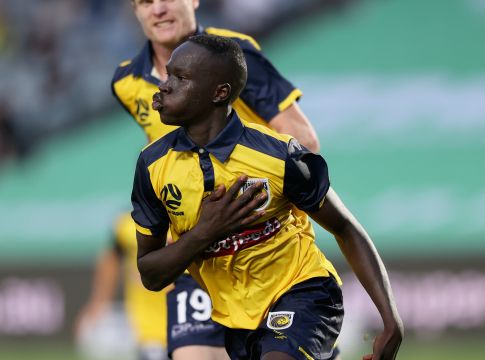 Η Στουτγκάρδη «έκλεισε» 19χρονο ταλέντο από την Αυστραλία