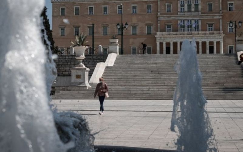 Lockdown : Πώς οδηγηθήκαμε σε αύξηση κρουσμάτων και νοσηλειών εν μέσω αυστηρής καραντίνας