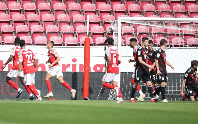 Ήττα και αναβολή στέψης για την Μπάγερν (2-1), βλέπει… αστέρια η Ντόρτμουντ μέσω Χάαλαντ (0-2)