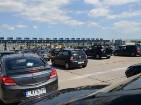 Επιχείρηση Πάσχα στο χωριό : Όλα ανοιχτά με «όπλο» τα self tests και τη μείωση των κρουσμάτων (vids)