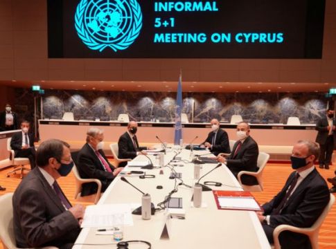 Το παρασκήνιο του ναυαγίου της πενταμερούς – Η απειλή Αναστασιάδη και το τηλεφώνημα Τατάρ σε Ερντογάν