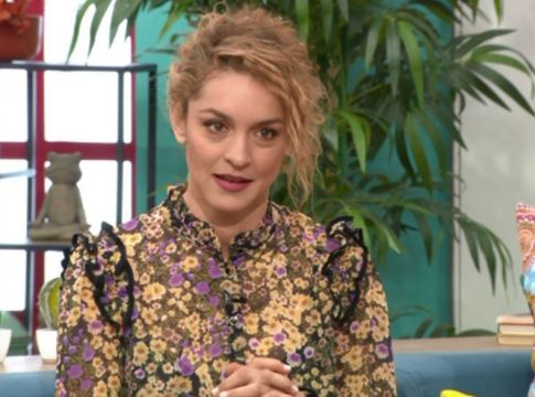 Εκρηξη Ελληνίδας ηθοποιού : «Στην Μπεκατώρου δεν είχες τίποτα να πεις για κ@λους και β#ζια» (vid)