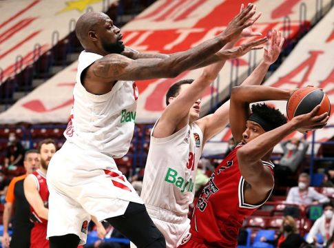 «Σκότωσε» τη Μπάγερν με φοβερό buzzer beater ο ΛεΝτέι (79-78)