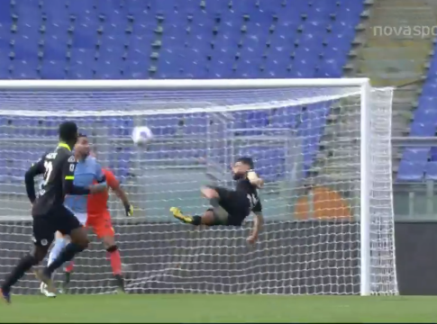 Απίθανη γκολάρα με ψαλιδάκι ο Βέρντε (vid)