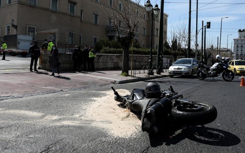 Αποκλειστικό MEGA: Βίντεο – ντοκουμέντο από το τροχαίο στη Βουλή – Σοκαριστικά πλάνα (vid)