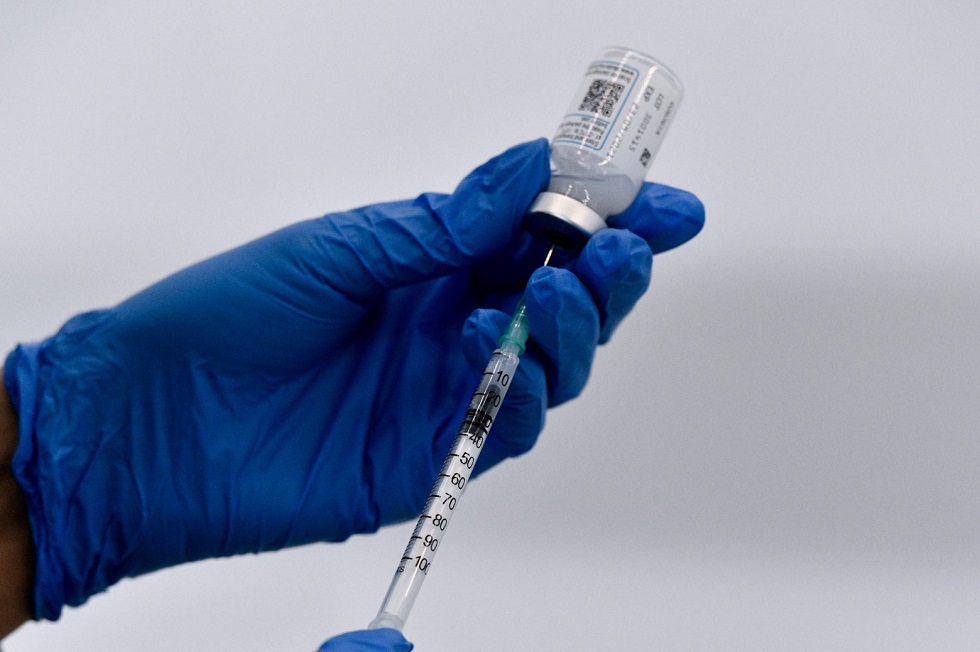 Αλαλούμ με τα SMS για ραντεβού εμβολιασμού: Ποιοι έλαβαν χωρίς λόγο – Γιατί το σύστημα τους θεωρεί «ευπαθείς»