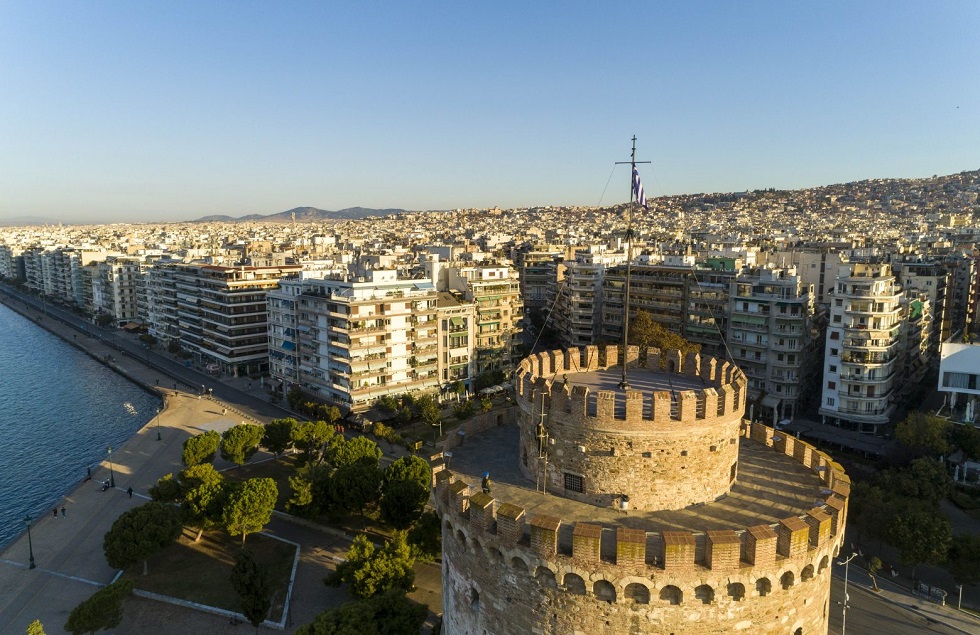 Δεν ανοίγει το λιανεμπόριο σε Θεσσαλονίκη, Αχαΐα, Κοζάνη – Οι εκπλήξεις του ΦΕΚ για τα εμπορικά κέντρα