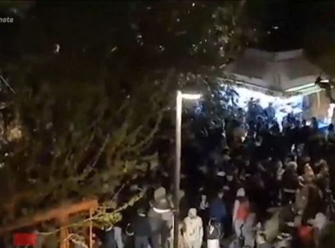 Μαλεσίνα : Πέθανε και ο παππούς της νύφης από τον κορωνο-γάμο – 17 οι νεκροί (vid)