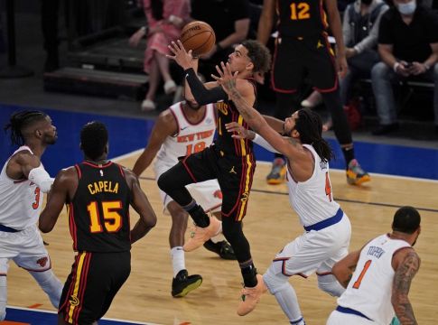 Τρέι Γιανγκ… at the buzzer και κορυφή στο top 10 (vid)