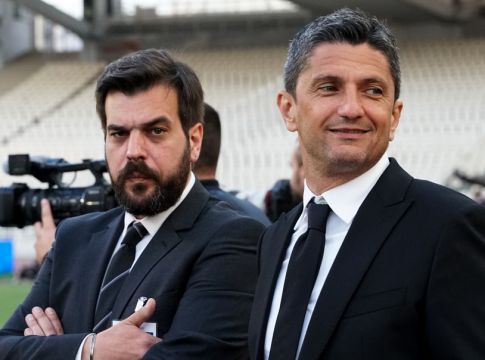 Οι οπαδοί του ΠΑΟΚ κράζουν τον Λουτσέσκου: «Μια φορά προδότης, μια ζωή προδότης»