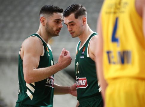 Παναθηναϊκός: Ο Χεζόνια υποκλίθηκε στον Παπαπέτρου με… γαλλικά (vid)