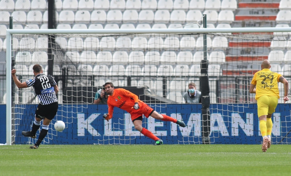 ΠΑΟΚ-Άρης: Το πέναλτι-δώρο στον Κρμέντσικ (vid)
