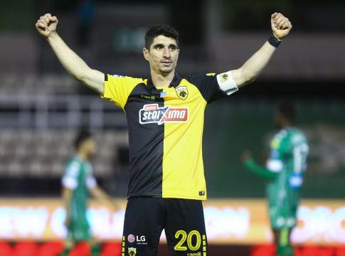 Μάνταλος στα αποδυτήρια: «Απόψε το τελειώνουμε, είμαστε η ΑΕΚ»!