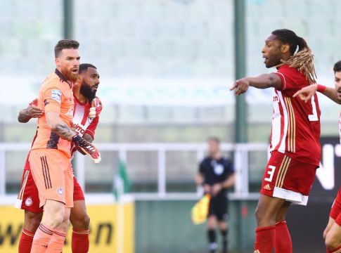 O Σα απέκρουσε το πέναλτι του Βιγιαφάνες (vid)