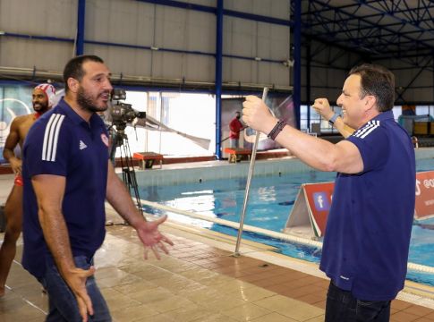 Βλάχος: «Ο Ολυμπιακός είναι εδώ και πάλι πρωταθλητής» (vid)