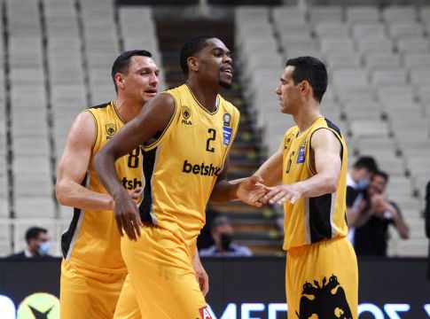 ΑΕΚ: Ο έκτος «κλέφτης» Ζήσης και τα ρεκόρ του Ματσιούλις