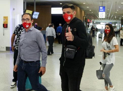 Ολυμπιακός: Υπέγραψε ο Τικίνιο