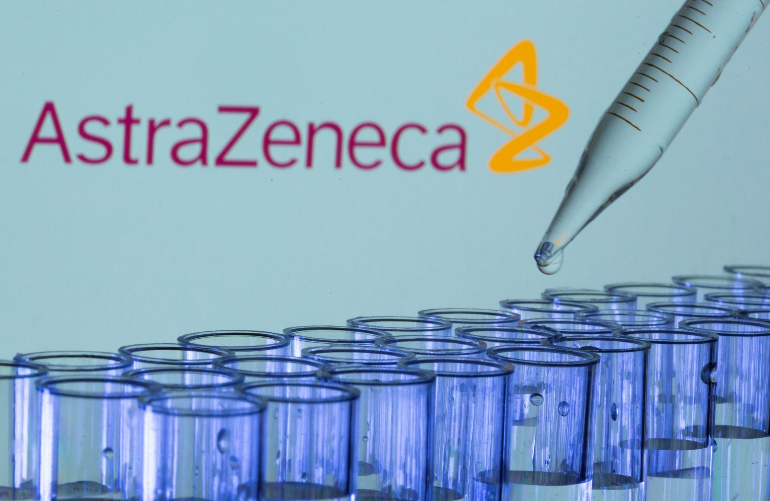 Νέος συναγερμός στη Λέσβο: Αεροδιακομιδή 36χρονης με θρόμβωση, μετά από εμβολιασμό με AstraZeneca