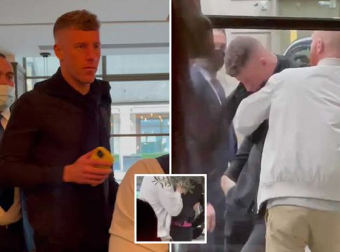 Μεθυσμένος παίκτης της Premier League αποχωρεί υποβασταζόμενος από σεκιούριτι εστιατορίου (vid)