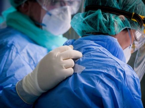 Κορωνοϊός: Τι λένε οι επιστήμονες για τις θρομβώσεις μετά το εμβόλιο και το περιστατικό της 44χρονης στην Κρήτη