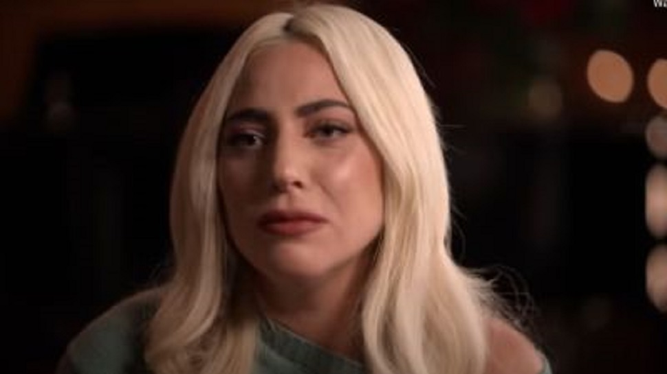 Σοκάρει η Lady Gaga: «Με βίασε και με παράτησε έγκυο σε μία γωνία»