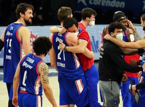 Πέρασε στο Final 4 η Εφές, 88-83 τη Ρεάλ Μαδρίτης